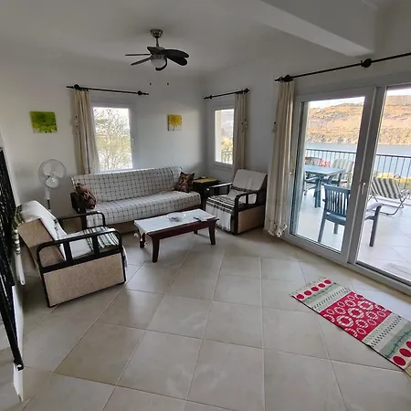 Vakantiehuis Bodrum Bosphorus Beachfront For 9 People