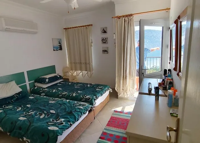 Bodrum Bosphorus Beachfront For 9 People Case de vacanță