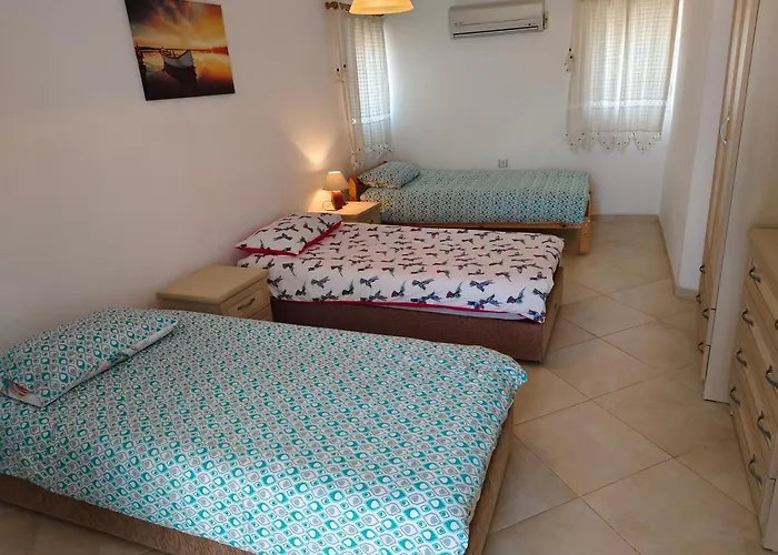 Case de vacanță Bodrum Bosphorus Beachfront For 9 People *