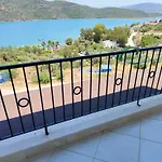 Bodrum Bosphorus Beachfront For 9 People Tatil Evi *