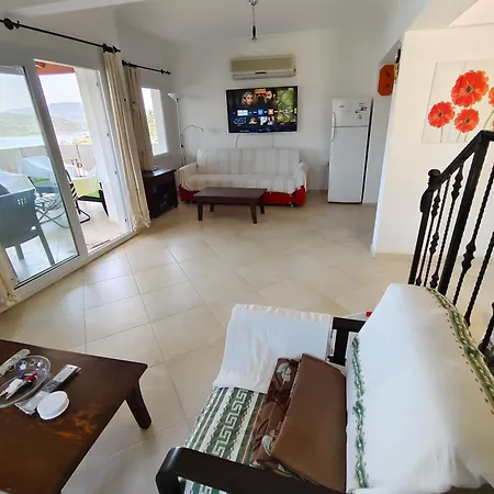 Bodrum Bosphorus Beachfront For 9 People 度假居