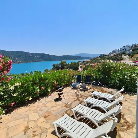 度假居 Bodrum Bosphorus Beachfront For 9 People