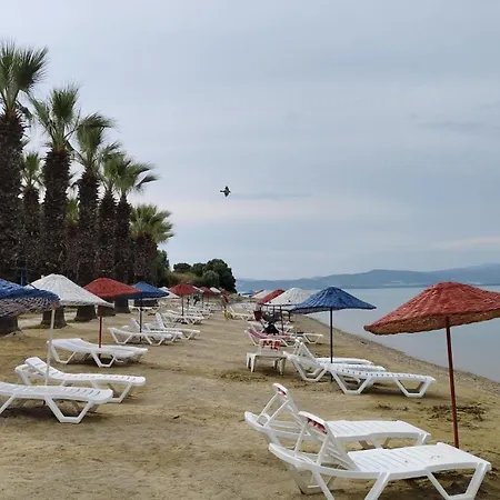 度假居 Bodrum Bosphorus Beachfront For 9 People 博阿齐奇