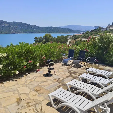 Bodrum Bosphorus Beachfront For 9 People 펜션
