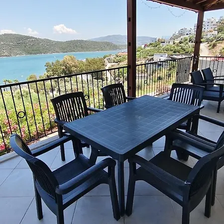 Bodrum Bosphorus Beachfront For 9 People 펜션 *