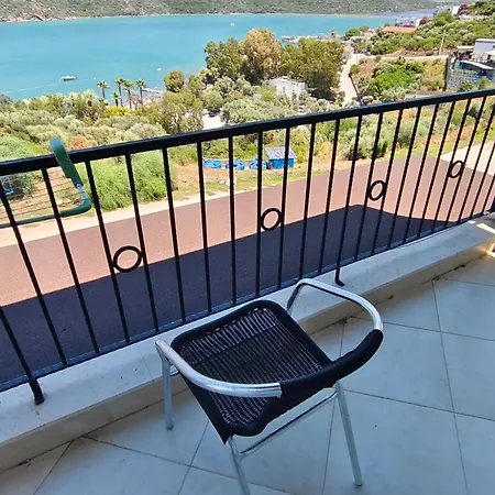 Bodrum Bosphorus Beachfront For 9 People 度假居 *
